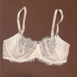 Victoria's Secret Lace Underwire Bra - Cream